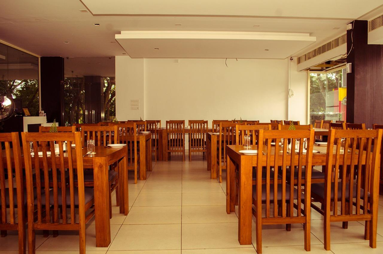Food & Drinks 5, Leela Backwaters Inn, Thiruvananthapuram