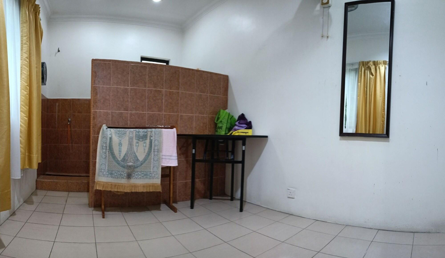 Public Area 2, Super OYO Capital O 90434 Marmoris House, Kuala Terengganu