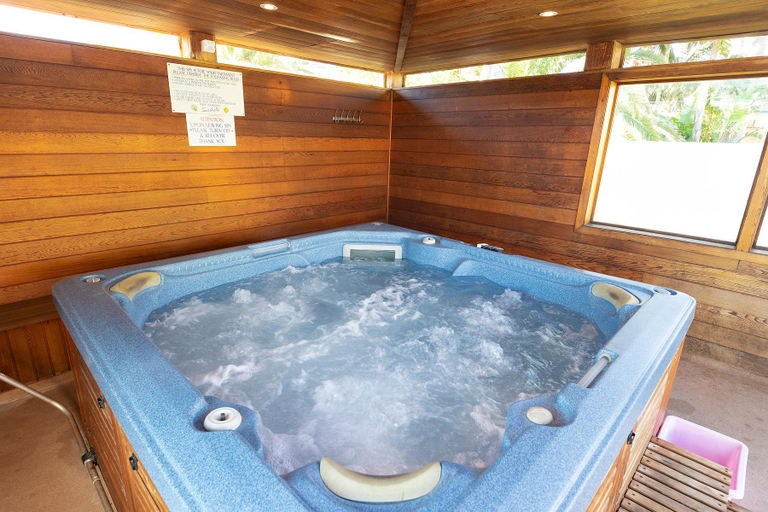Bathroom 4, Seashells Beachfront Resort, Greater Taree