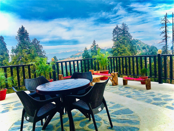 Public Area, LA Riqueza Kanatal, Tehri Garhwal