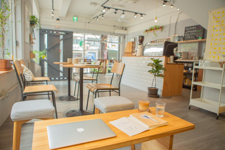Public Area 3, Corner Hostel & Cafe, Taipei City