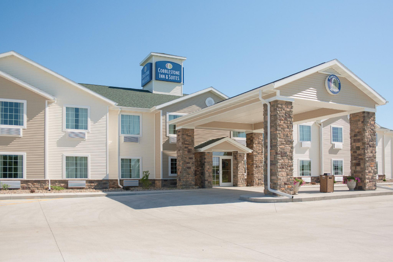 Exterior & Views 1, Cobblestone Inn - Winterset, Madison