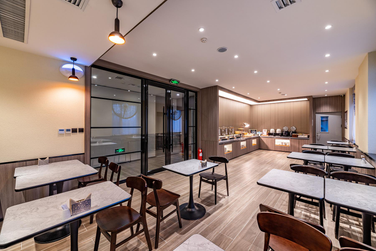 Food & Drinks 4, Hanting Hotel Panshi Coach Station, Jilin