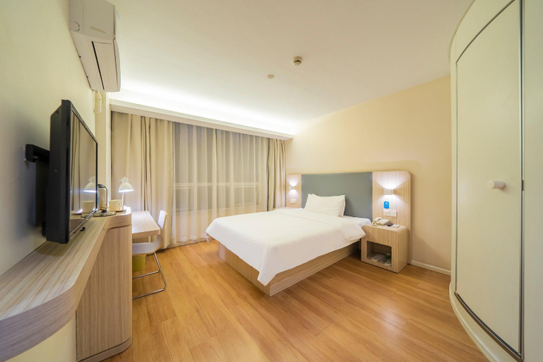 Bedroom, Hanting Hotel (Shanghai Xujiahui Metro Station), Shanghai