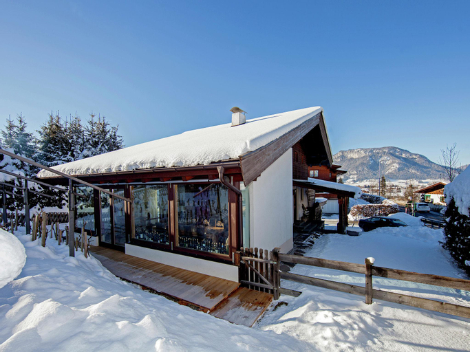 Cozy Apartment in St Johann in Tyrol  with Garden, Kitzbühel