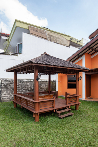 Exterior & Views 14
