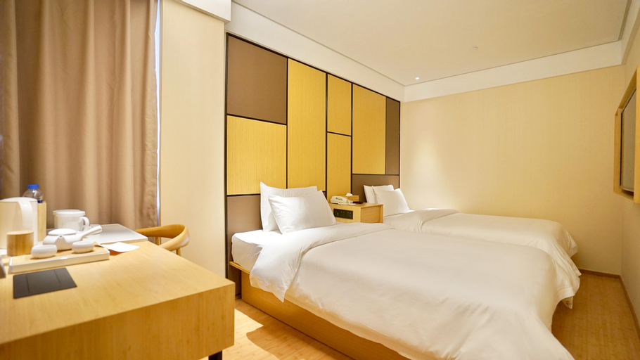 Bedroom 8