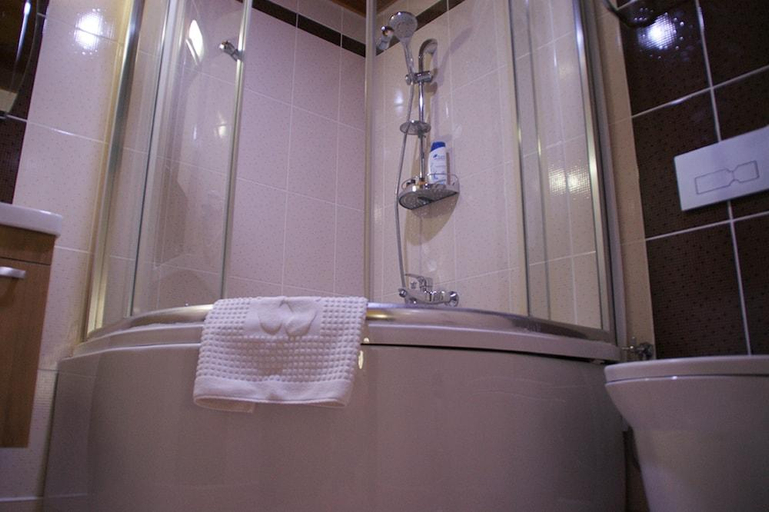 Bathroom 3, Samos Hotel, Merkez