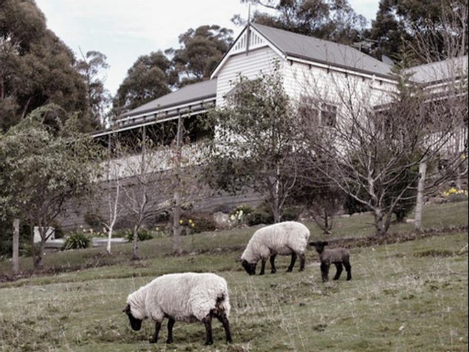 House on the Hill Bed and Breakfast, Huon Valley