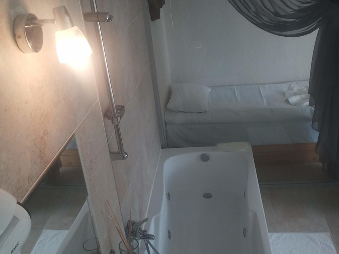 Bathroom 5, Godence Hotel Restoran, Güzelbahçe