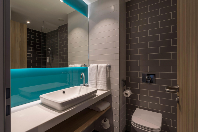 Bathroom 12