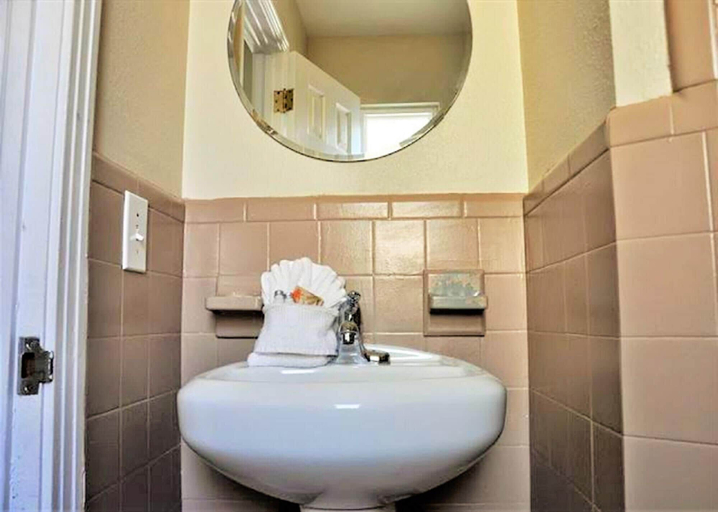Bathroom 4, Coconut Grove Beach Resort Suites 3 4, Pinellas