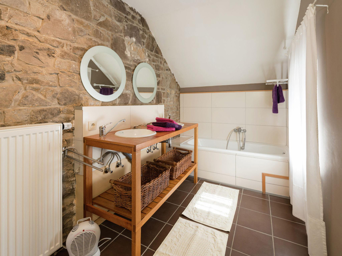 Bathroom 3, Sprimont Sauna Garden Stay, Liège