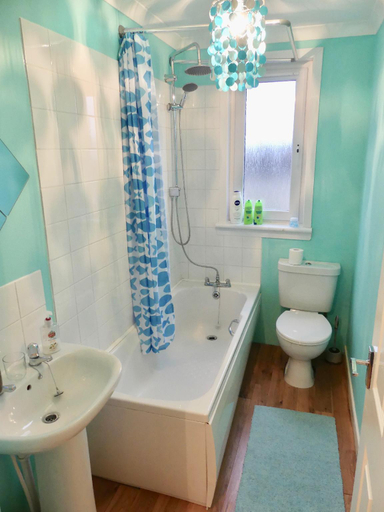 Bathroom 3, Large 2 Floor Apt near Beach & Train & Golf course, Fife