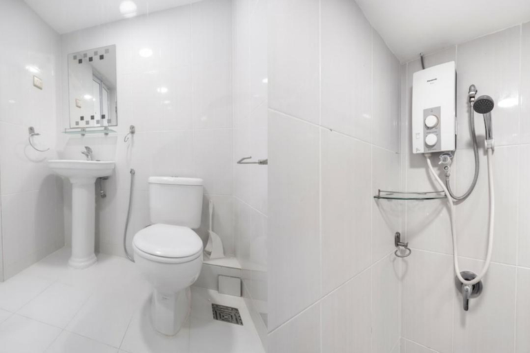 Bathroom 4, VIP Suite Seaview Batu Ferringhi 2 Rooms -1003, Penang Island