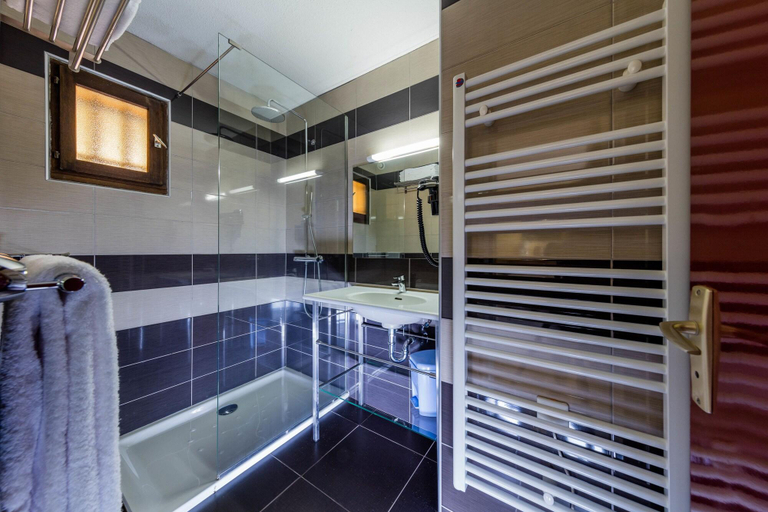Bathroom 5, Résidence Paese Serenu, Corse-du-Sud