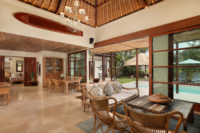 Dining Room 12