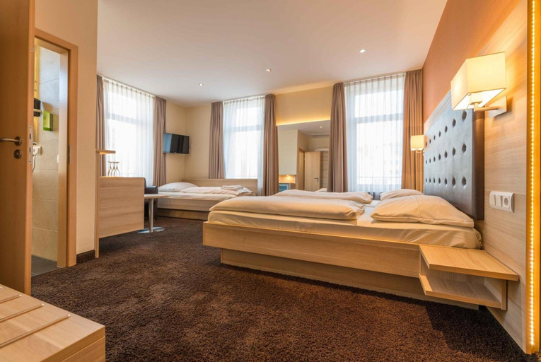 Bedroom 4, Bacchus Hotel, Bergstraße