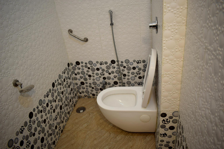 Bathroom 4, Hotel Shivansh Inn by Sky Stays, Rajsamand