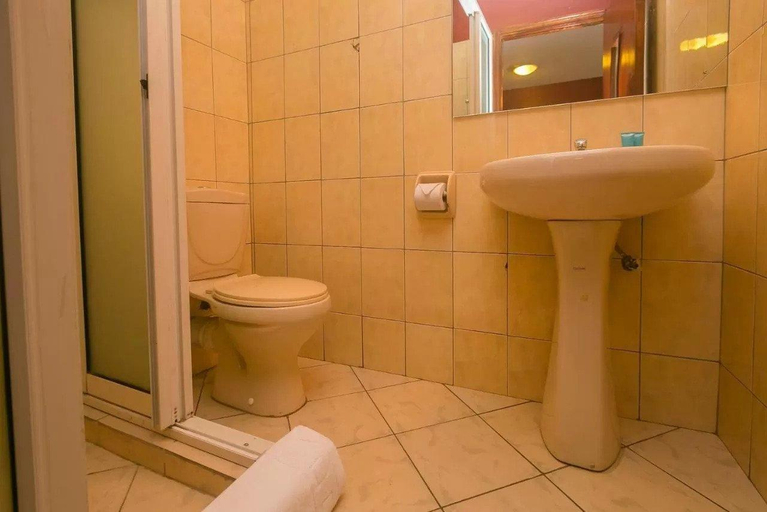 Bathroom, Plus254 Hotel, Langata