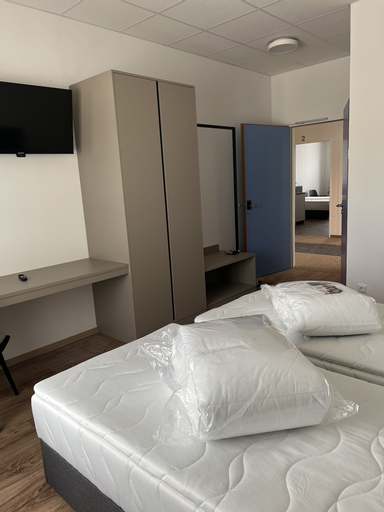 Bedroom 1, B Home Apart Hotel by Alpha, Straubing-Bogen