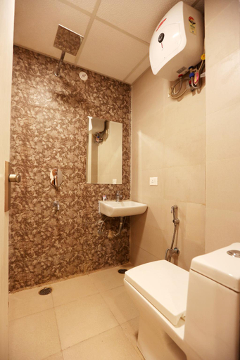 Bathroom 3, Hotel  Edission View  At Airport, Delhi