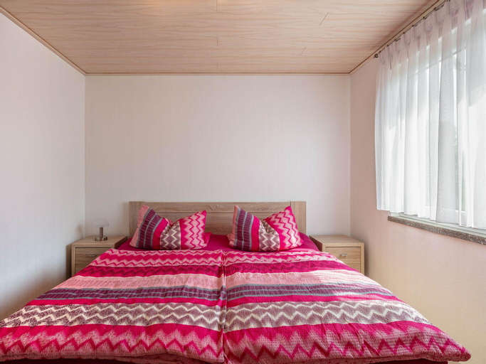 Bedroom 3, Ideal Holiday Home in Wutha-Farnroda near City Centre, Wartburgkreis