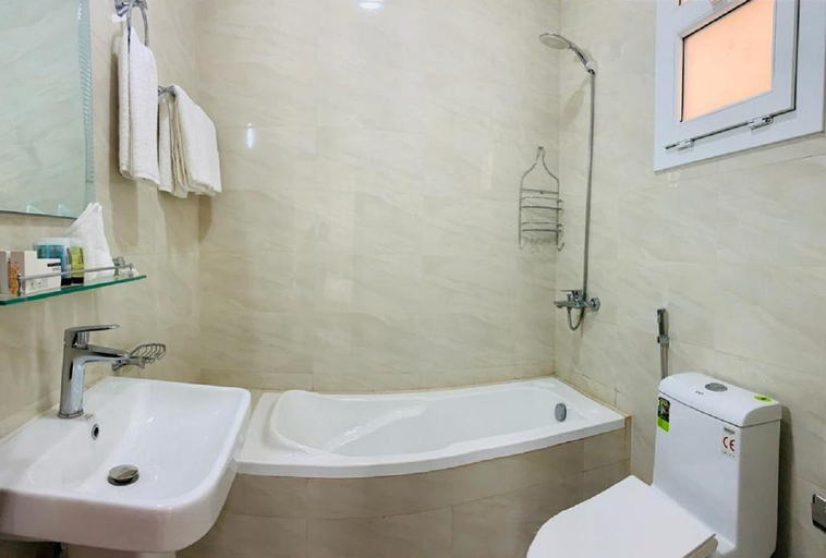 Bathroom 4, Chelsea Gardens Hotel And Apartment, Doha