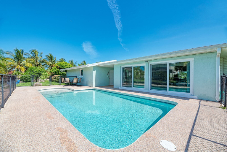 Sport & Beauty 1, Siesta Key Pool House, Sarasota