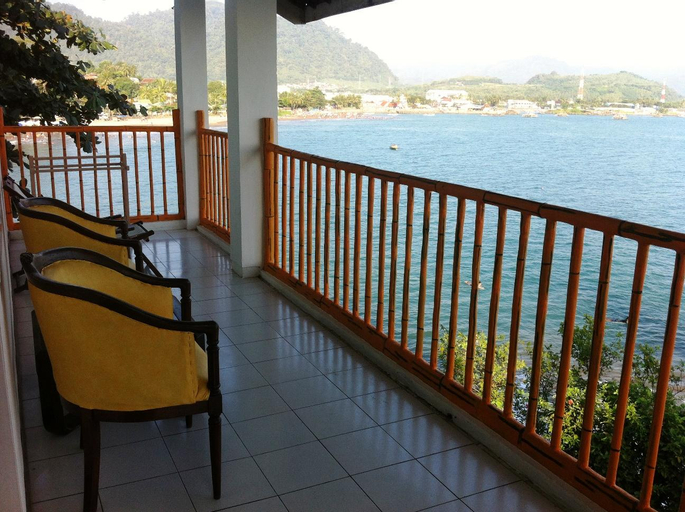 Exterior & Views 24