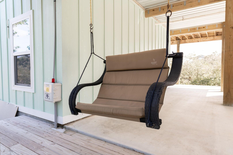 Public Area, Bonita Breeze, Baldwin