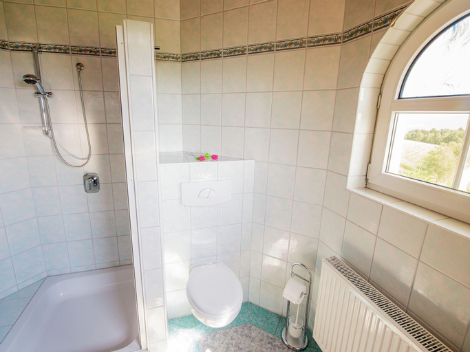 Modern Apartment in Pilgramsberg with Jacuzzi, Straubing-Bogen