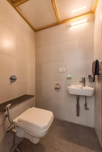 Bathroom 4, CosmicStays Greystone Villa - Mountain & Dam View, Pune