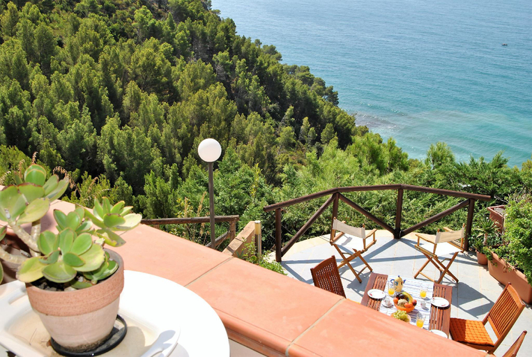 Others 4, Villa Arborea in Sperlonga, Latina