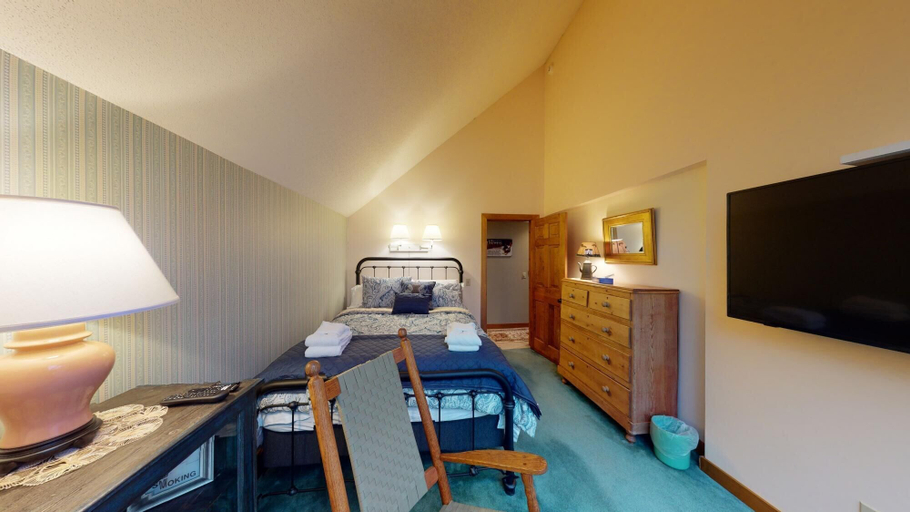Bedroom 3, Sunrise Bear Ridge C4 4 Bedroom Condo, Rutland