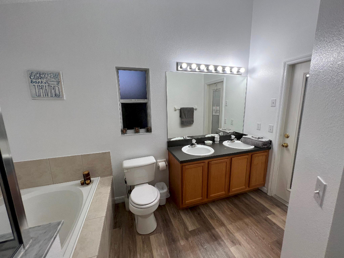 Bathroom 4, Grand Luxury Pool Home near Disney & Universal, Polk