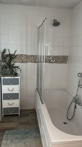 Bathroom 4, Southend Airport Bed & Breakfast, Essex