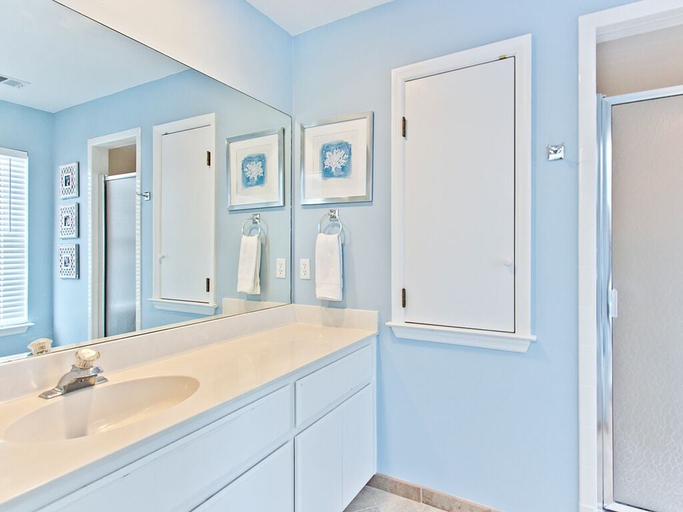 Bathroom 4, Sea Breeze, Chatham