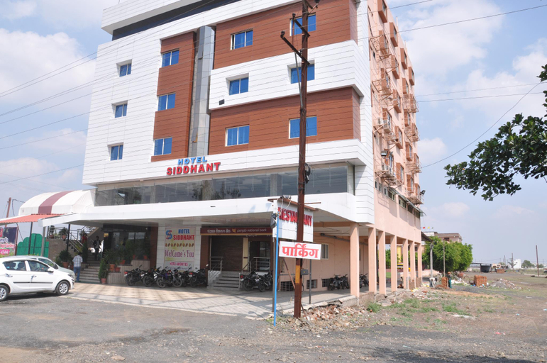 4, siddhant villa luxury hotel , Indore