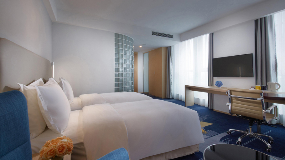 Bedroom 25