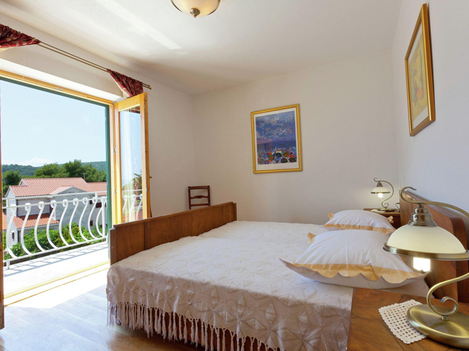Others 2, Villa in Sumartin near the Beach Ferry Port, Selca