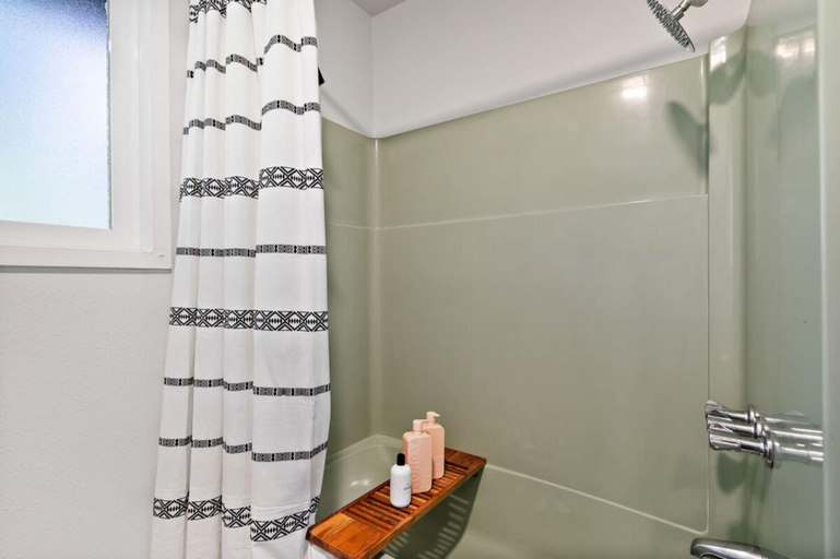 Bathroom 3, Alpine Nine by Casago Mccall - Donerightmanagement, Valley