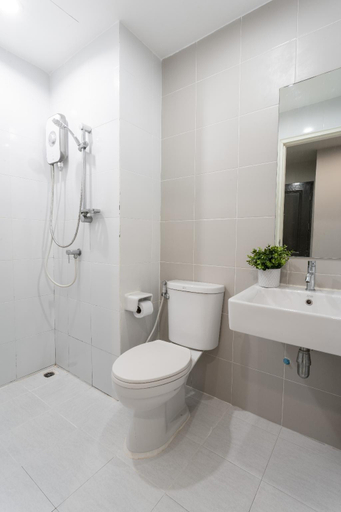 Bathroom, LKN RESIDENCE 205, Pathum Wan