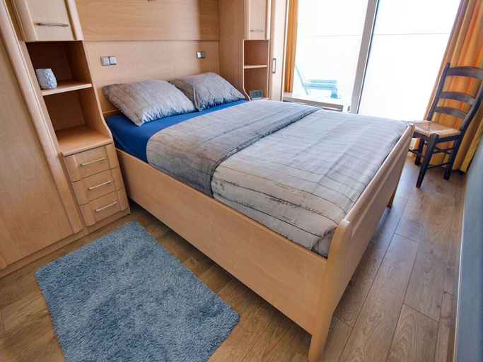 Bedroom 2, Welcoming Apartment in Blankenberge with Terrace, West-Vlaanderen