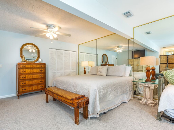 Bedroom 4, Miller High Life, Chatham