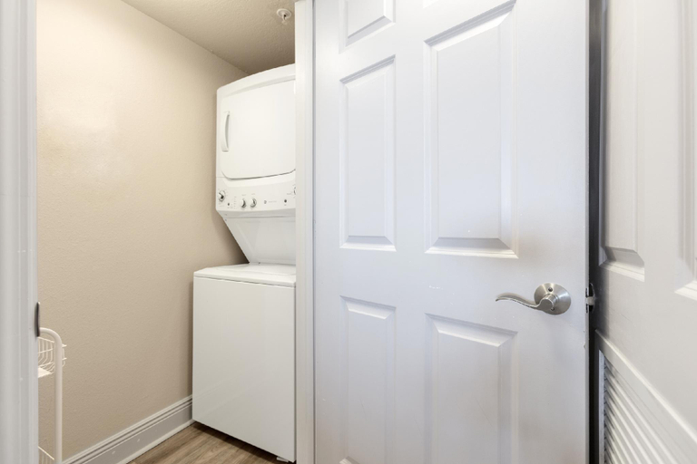 Bathroom 5, Emerald Beach 1131 su-9112EMRLDR11131E-387, Bay