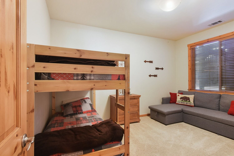 Bedroom 4, Adventure Awaits, Nevada