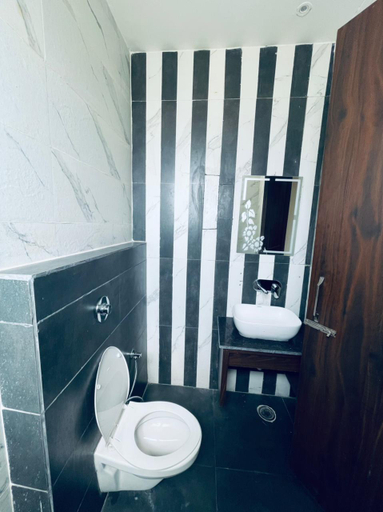 Bathroom 3, Hotel Dream Town, Amritsar