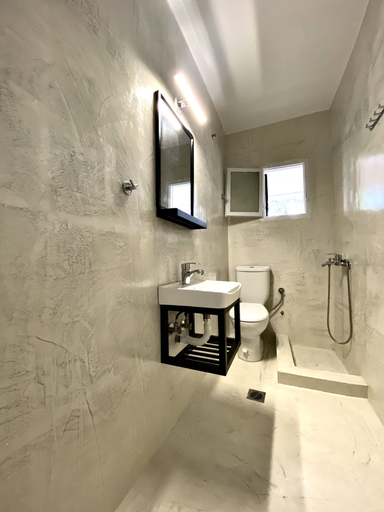 Bathroom, Medusa Rooms, Central Macedonia