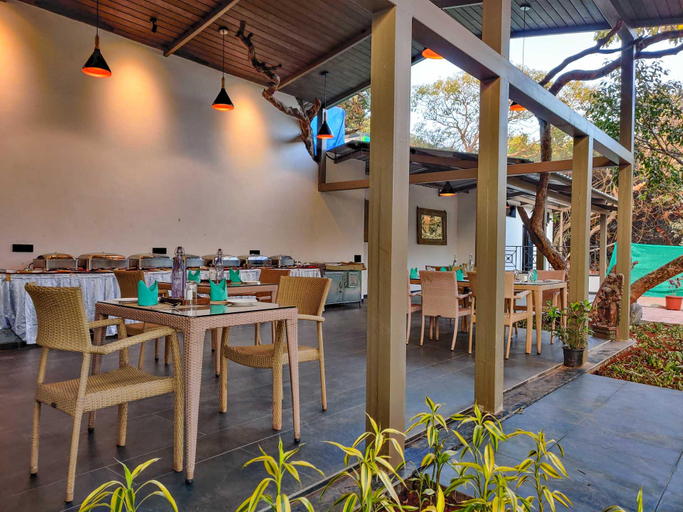 Food & Drinks 5, Advait Resort,  Kshetra Mahabaleshwar, Satara